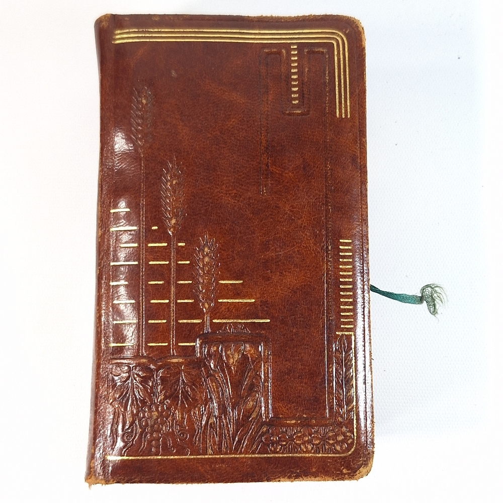 Vintage 1952 Volledig Dagelijks Misboek en Vesperale Leather Catholic Missal
